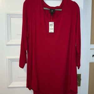 NWT COLLECTIION womans top w/ 3/4 sleeve.  Size 2X.